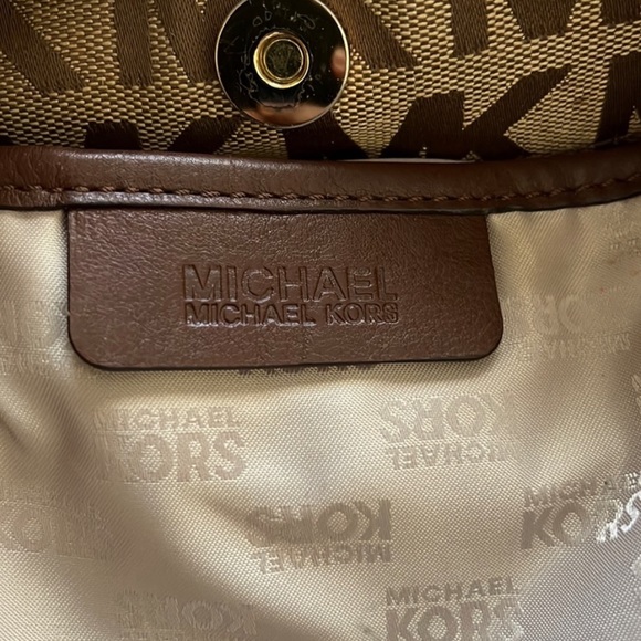 Michael Kors MK Monogram Canvas Tassel Bucket Crossbody Satchel … - Picture 5 of 8